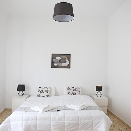 Renata Room By The Sea Near Airport Artémida Eksteriør bilde